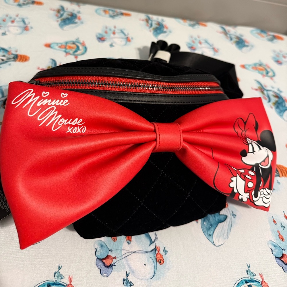 Loungefly Minnie Mouse Red and Black Bow crossbody bag